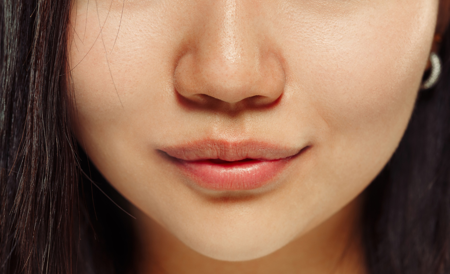 folds around the nose